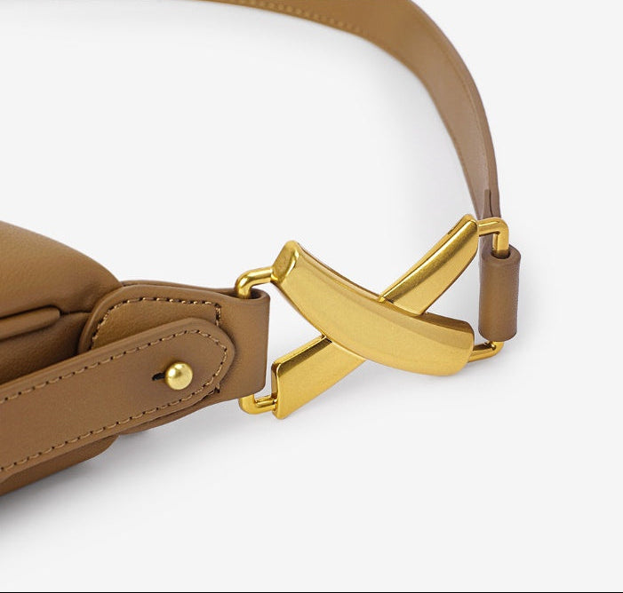 Loír Allure® - Simple Crescent Crossbody Bag