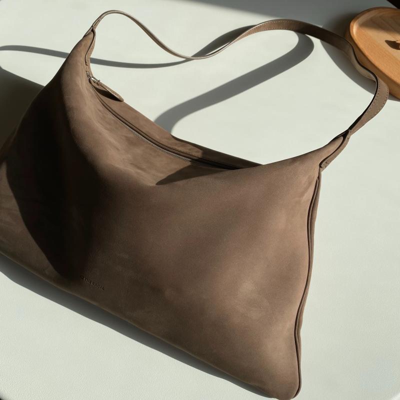 Loír Allure® - Cowhide Shoulder Bag