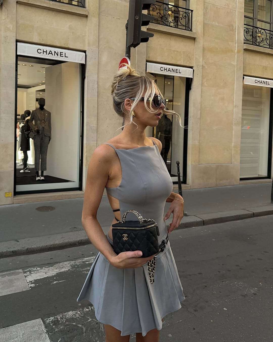 Loir Allure® - Backless Belt Pleated Dress