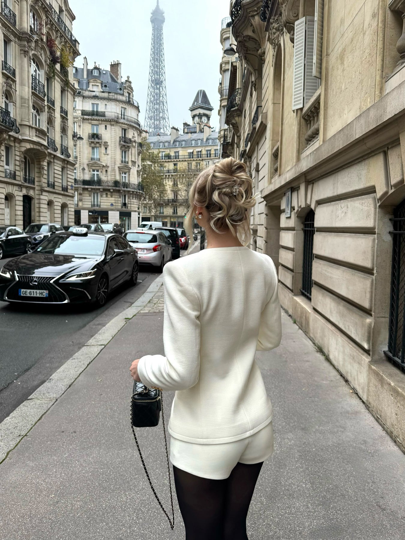 Loír Allure® - White Blazer with Shorts Suit