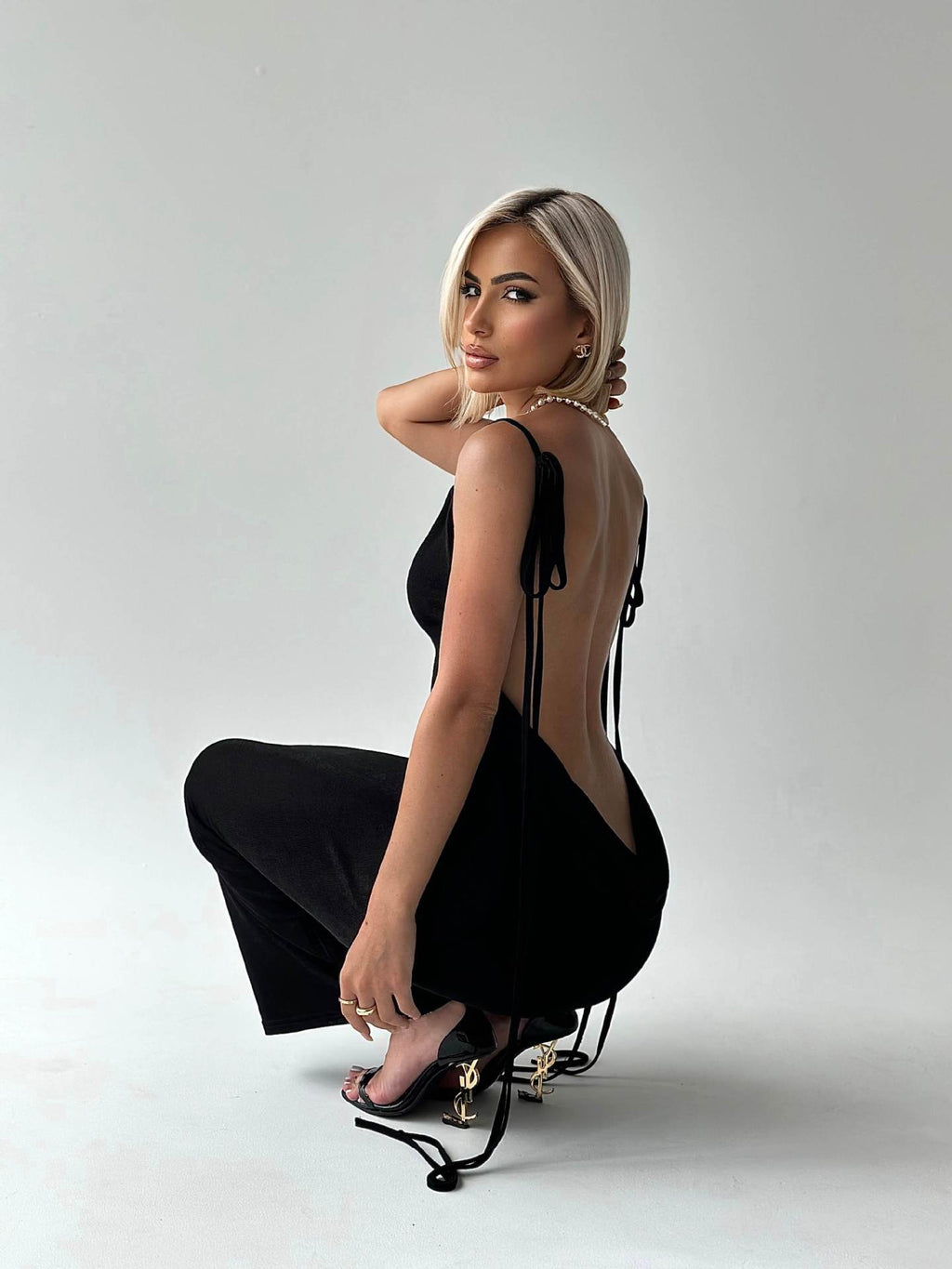 Loír Allure® - Backless Old-Money Dress