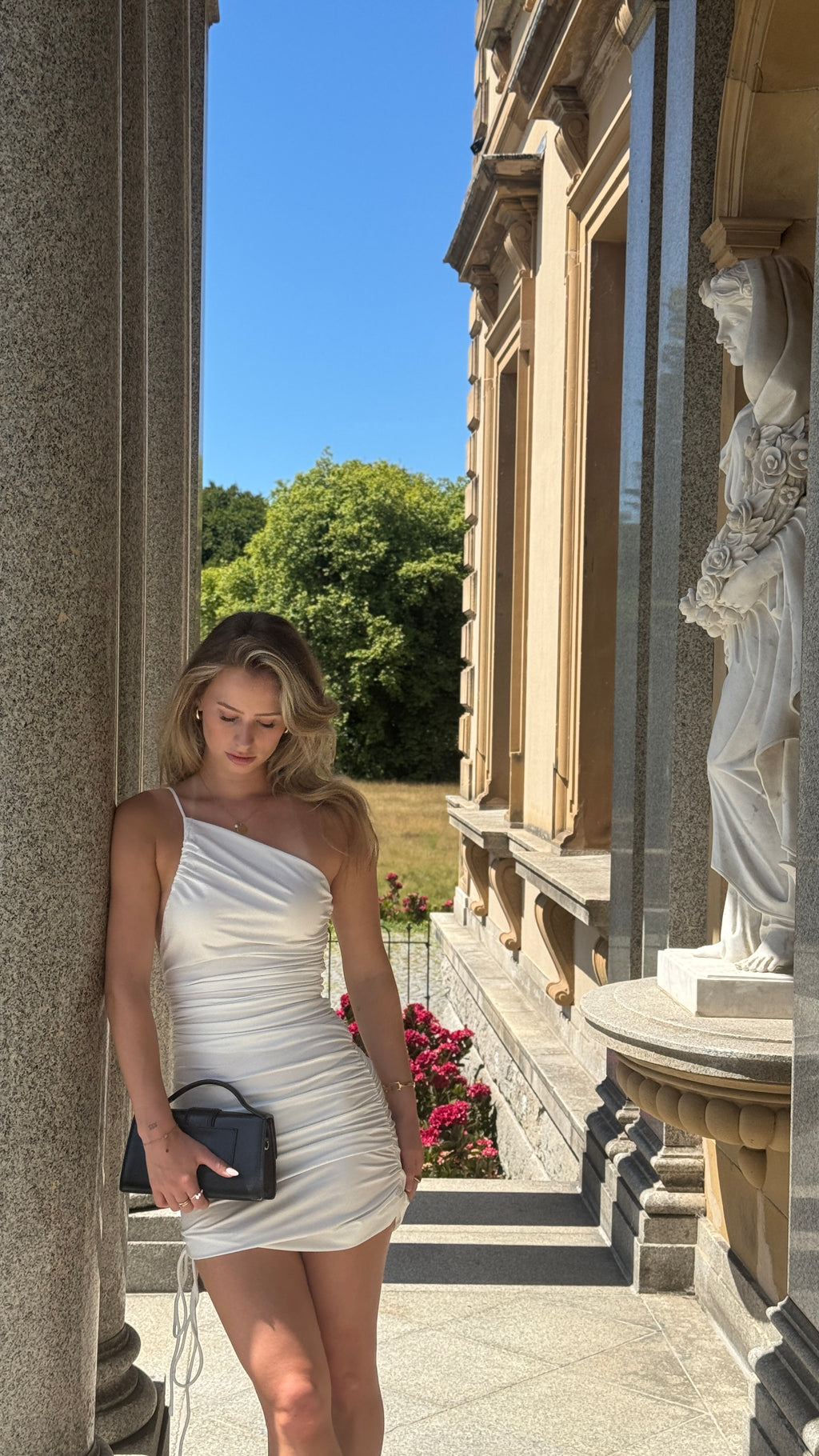 Loir Allure® - Sleeveless Drawstring Dress