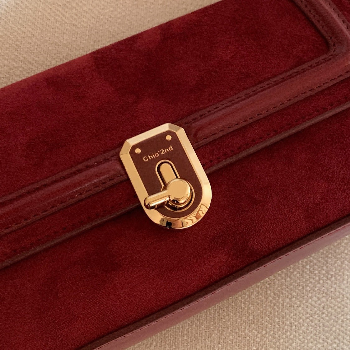 Loír Allure® - Retro Red Crossbody Bag