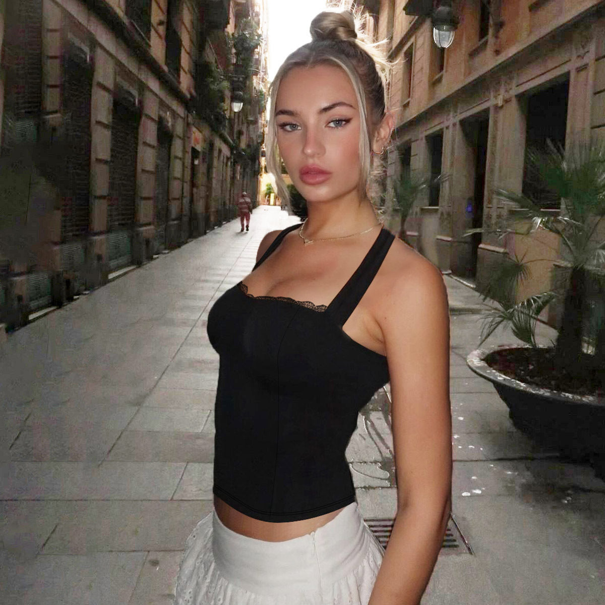 Loír Allure® - Backless Lace-up Navel Top