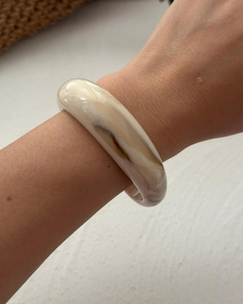 Women's Irregular Geometric Blooming Resin Bracelet