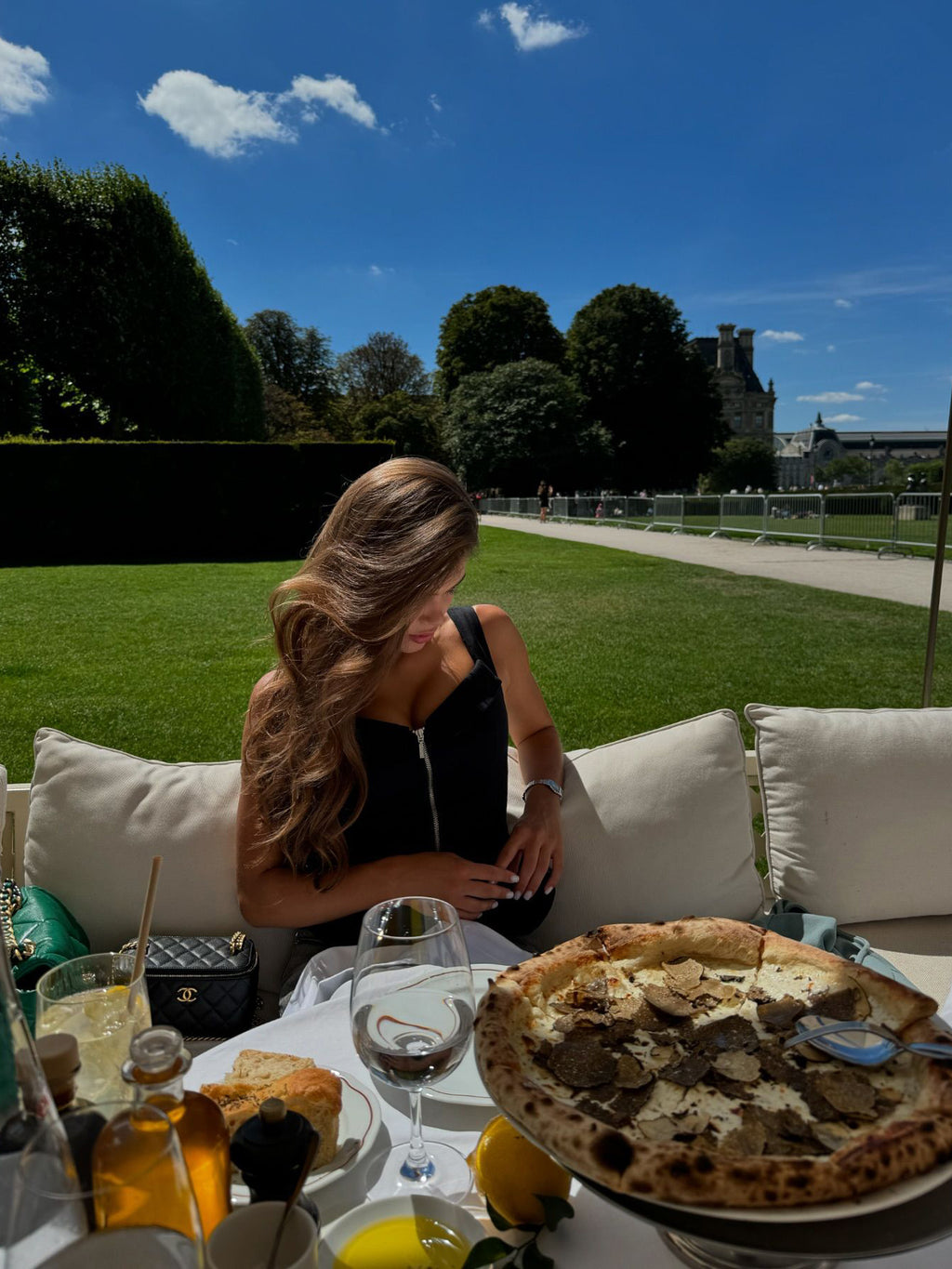 Loír Allure® - Black Zipper Vest