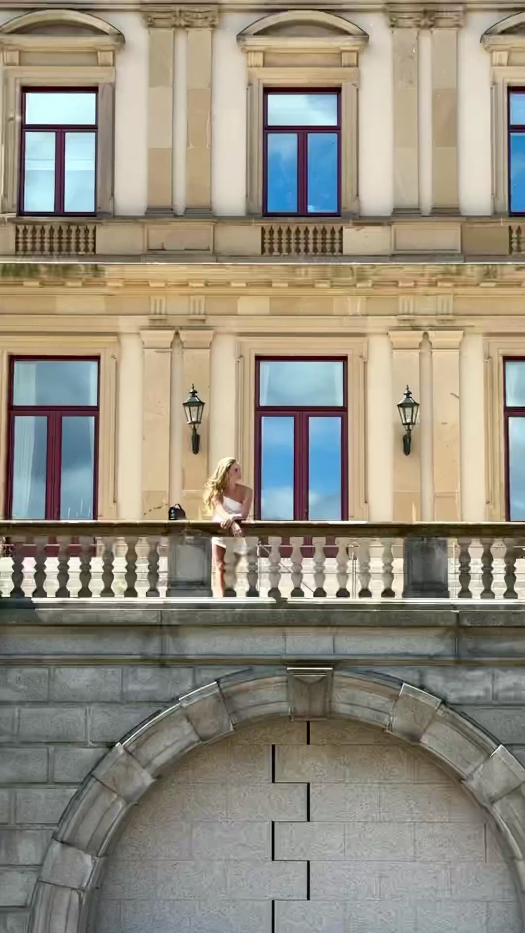 Loir Allure® - Sleeveless Drawstring Dress